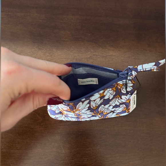 NWT Vera Bradley Outlet Zip ID Case Pawpaw Flower - Picture 6 of 6